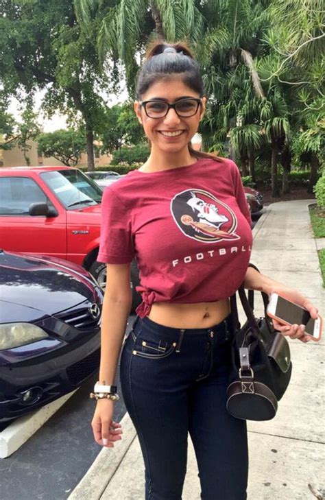 are mia khalifa tits fake|Porn star Mia Khalifa claims she needs surgery after her fake。